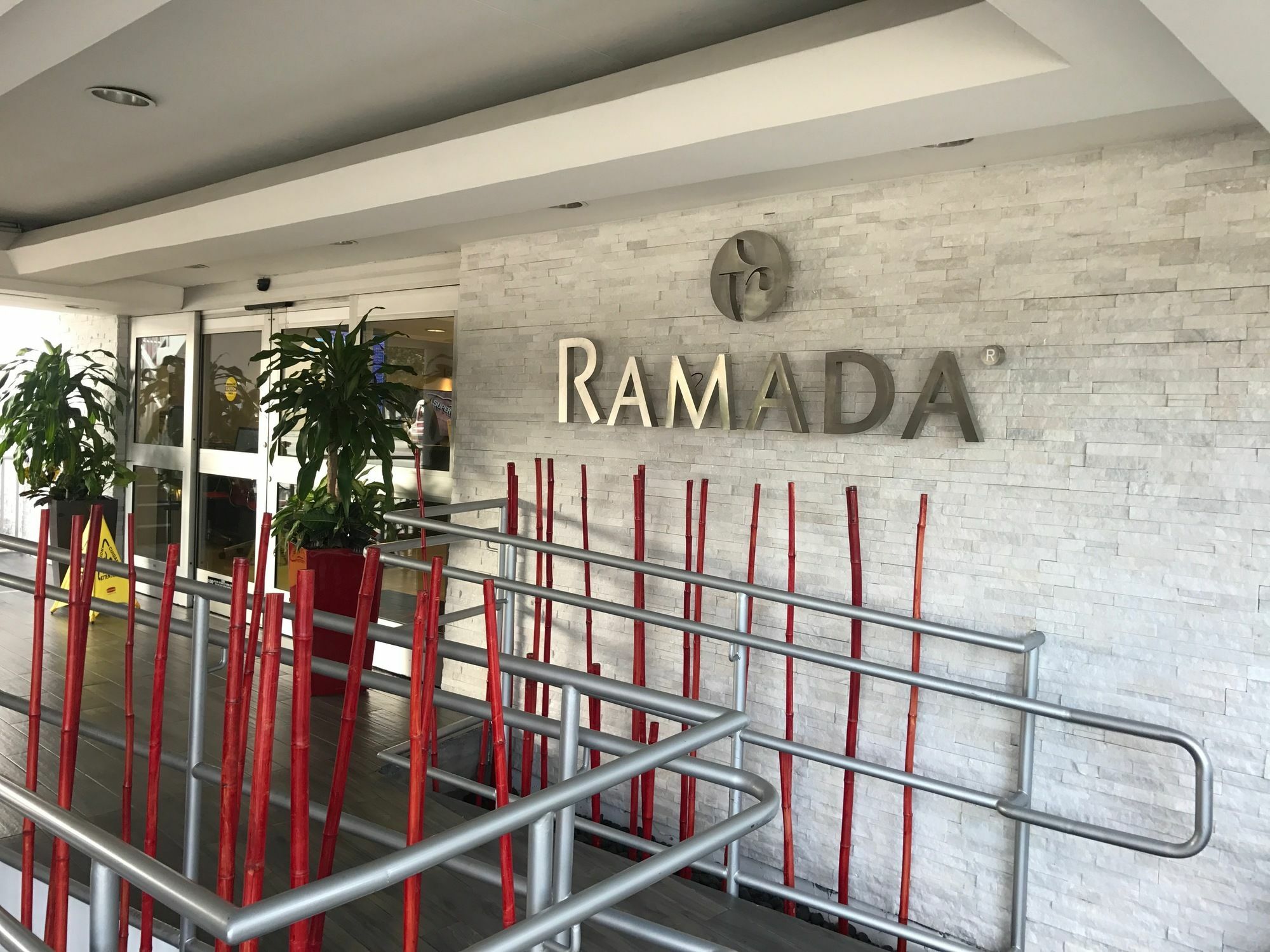 Ramada By Wyndham Miami Springs/Miami International Airport Hotel Exterior foto